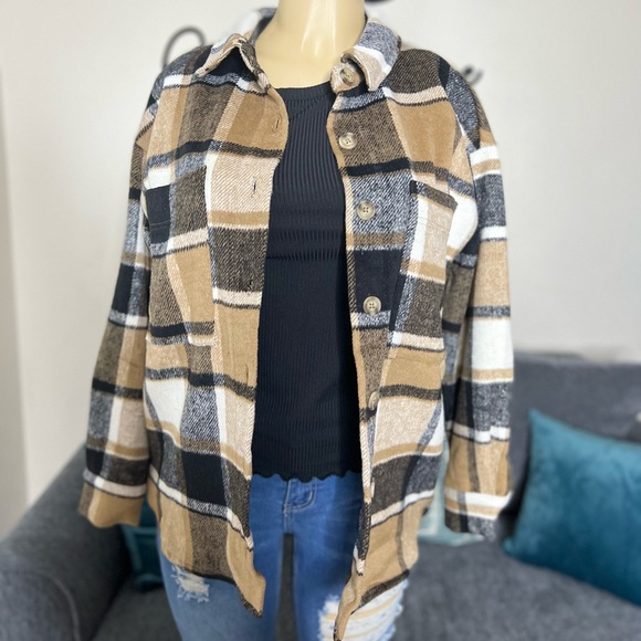 Brown Shacket - Picture 1 of 3